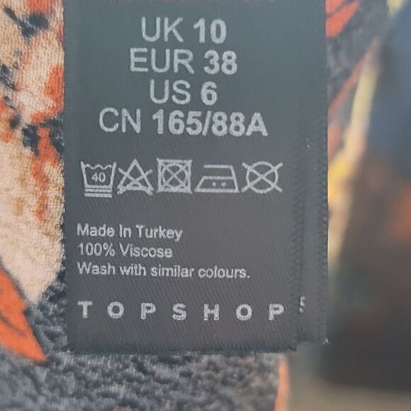 TOPSHOP Crepe Floral Button Down Blouse - Picture 9 of 9